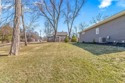 25 Hillsdale Commons Drive, Hillsdale, MI 49242 - Photo 6