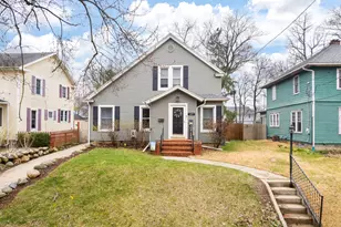 204 S Wisner St, Jackson, MI 49202 - Photo 2