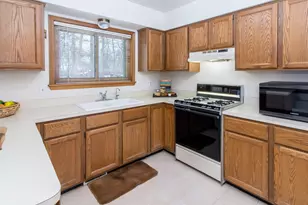 8984 S Christine Dr, Brighton, MI 48114 - Photo 14