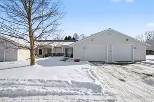 7132 E Cannon Pl Dr NE, Rockford, MI 49341 - Photo 2