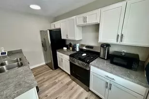 1077 Sophia St, Muskegon, MI 49442 - Photo 10