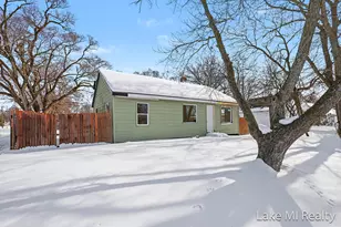 2304 Dyson St, Muskegon Heights, MI 49444 - Photo 6