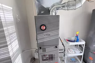 23493 Williamsburg Cir, Woodhaven, MI 48183 - Photo 28