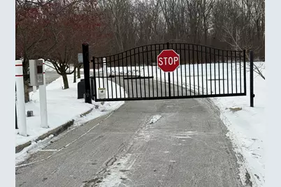 23493 Williamsburg Circle, Woodhaven, MI 48183 - Photo 4