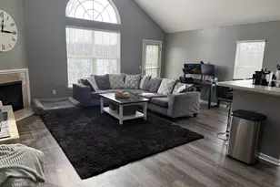 23493 Williamsburg Cir, Woodhaven, MI 48183 - Photo 12