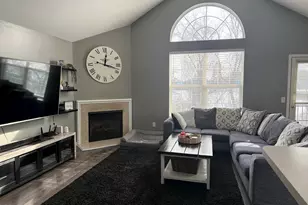 23493 Williamsburg Cir, Woodhaven, MI 48183 - Photo 6