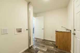 1070 Ashlyn Ct, Fowlerville, MI 48836 - Photo 18