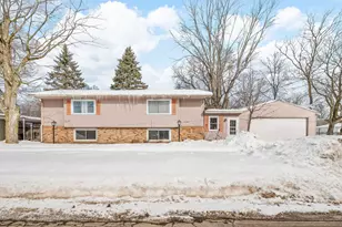 125 S Cayuga St, Buchanan, MI 49107 - Photo 1