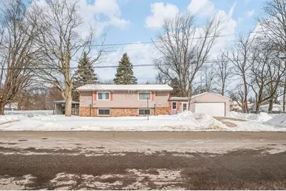 125 S Cayuga Street, Buchanan, MI 49107 - Photo 2