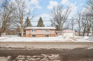 125 S Cayuga St, Buchanan, MI 49107 - Photo 2