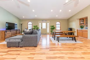 8655 Joeys Dr, Pinckney, MI 48169 - Photo 6