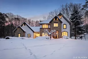 6380 Hidden Pond Dr, Holland, MI 49423 - Photo 2