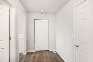 1097 Vertex Cir, Kalamazoo, MI 49009 - Photo 12