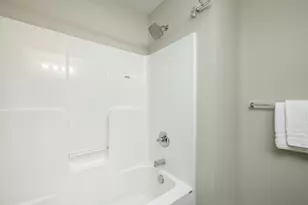 1062 W Summerfield Gln Cir, Ann Arbor, MI 48103 - Photo 20