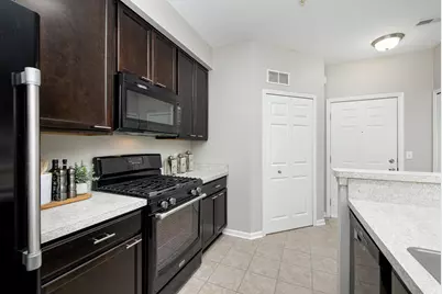 1062 W Summerfield Glen Circle #70, Ann Arbor, MI 48103 - Photo 4