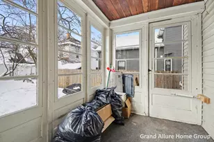 1737 Madison Ave SE, Grand Rapids, MI 49507 - Photo 14