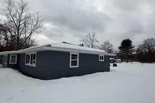 495 S Maple Island Rd, Muskegon, MI 49442 - Photo 10