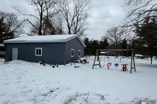 495 S Maple Island Rd, Muskegon, MI 49442 - Photo 10