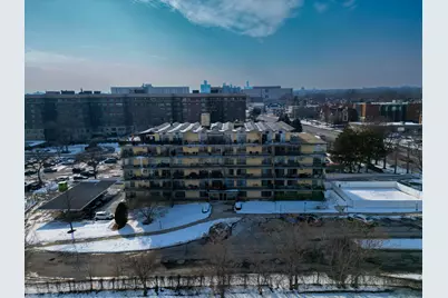 8300 E Jefferson Avenue #104, Detroit, MI 48209 - Photo 2