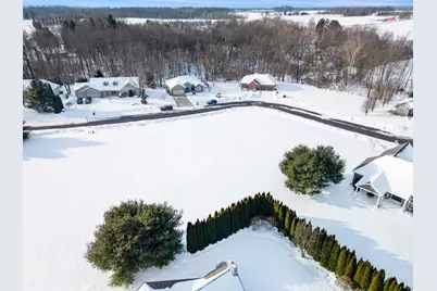 561 Wittenberg Path, Saint Joseph, MI 49085 - Photo 4