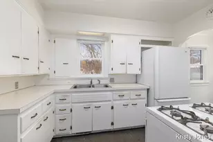 1649 40th St SW, Wyoming, MI 49519 - Photo 8