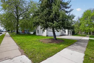 1109 S Genesee Dr, Lansing, MI 48915 - Photo 2