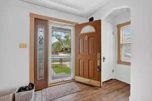 1109 S Genesee Dr, Lansing, MI 48915 - Photo 6