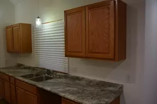 1109 S Genesee Dr, Lansing, MI 48915 - Photo 8