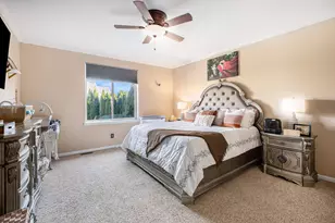 47376 Hidden Meadows Dr, Macomb, MI 48044 - Photo 14