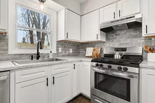 1038 59th St SE, Kentwood, MI 49508 - Photo 8