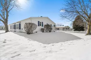 420 Blenheim Pl, Lansing, MI 48906 - Photo 32