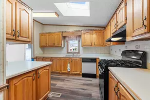 420 Blenheim Pl, Lansing, MI 48906 - Photo 12