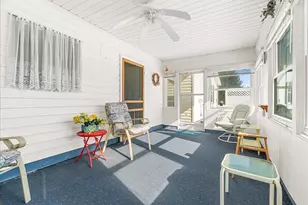 420 Blenheim Pl, Lansing, MI 48906 - Photo 26