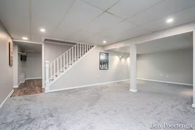 2646 Monroe Avenue NE, Grand Rapids, MI 49505 - Photo 46