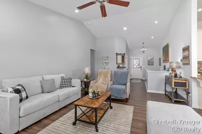 4695 Quaker Hill Drive SE, Kentwood, MI 49512 - Photo 4