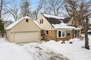 849 Maxwell Ave SE, East Grand Rapids, MI 49506 - Photo 44