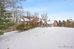 3495 Diamond Ridge Dr NE, Rockford, MI 49341 - Photo 2