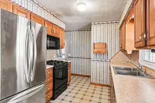 718 S Douglas Ave, Three Rivers, MI 49093 - Photo 6