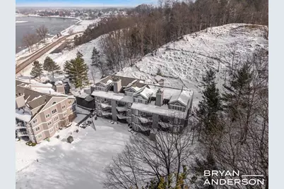 810 S Harbor Drive #16, Grand Haven, MI 49417 - Photo 4