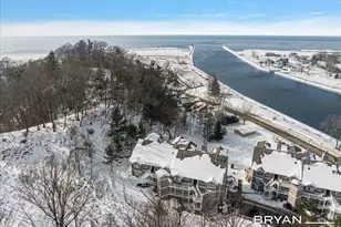 810 S Harbor Dr, Grand Haven, MI 49417 - Photo 8