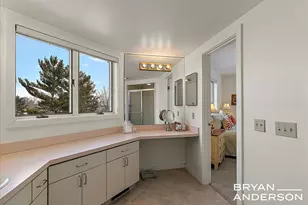 810 S Harbor Dr, Grand Haven, MI 49417 - Photo 28