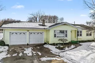 604 Heath Ave, White Pigeon, MI 49099 - Photo 2