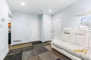 5069 Cisne Ave SW, Wyoming, MI 49548 - Photo 4