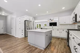 9360 Stratford Woods Trail, Kalamazoo, MI 49009 - Photo 14