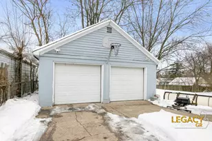 2926 Charlesgate Ave SW, Wyoming, MI 49509 - Photo 24