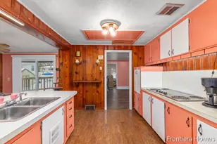 147 Montrose St NE, Grand Rapids, MI 49505 - Photo 10