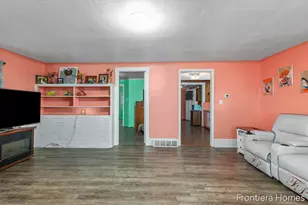 147 Montrose St NE, Grand Rapids, MI 49505 - Photo 4