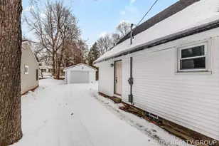 1348 Covell Ave NW, Grand Rapids, MI 49504 - Photo 40