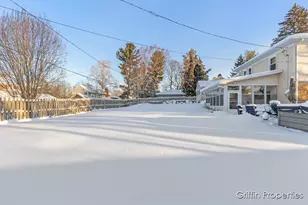 2509 Belknap Ave NE, Grand Rapids, MI 49505 - Photo 38