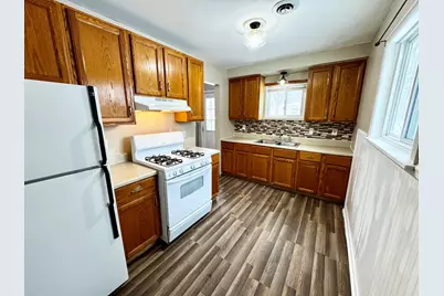 1586 Valley Drive, Highland, MI 48356 - Photo 10